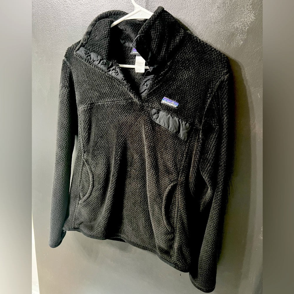 Women’s Black Patagonia Re-tool Pullover